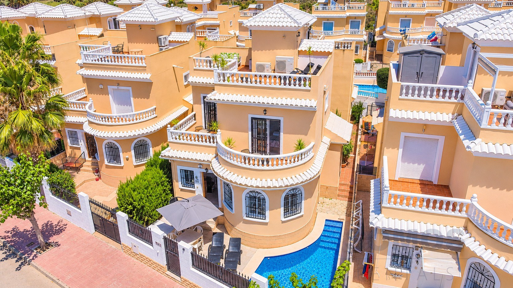 Villa Velazquez, Urb La Marina — Foto 1