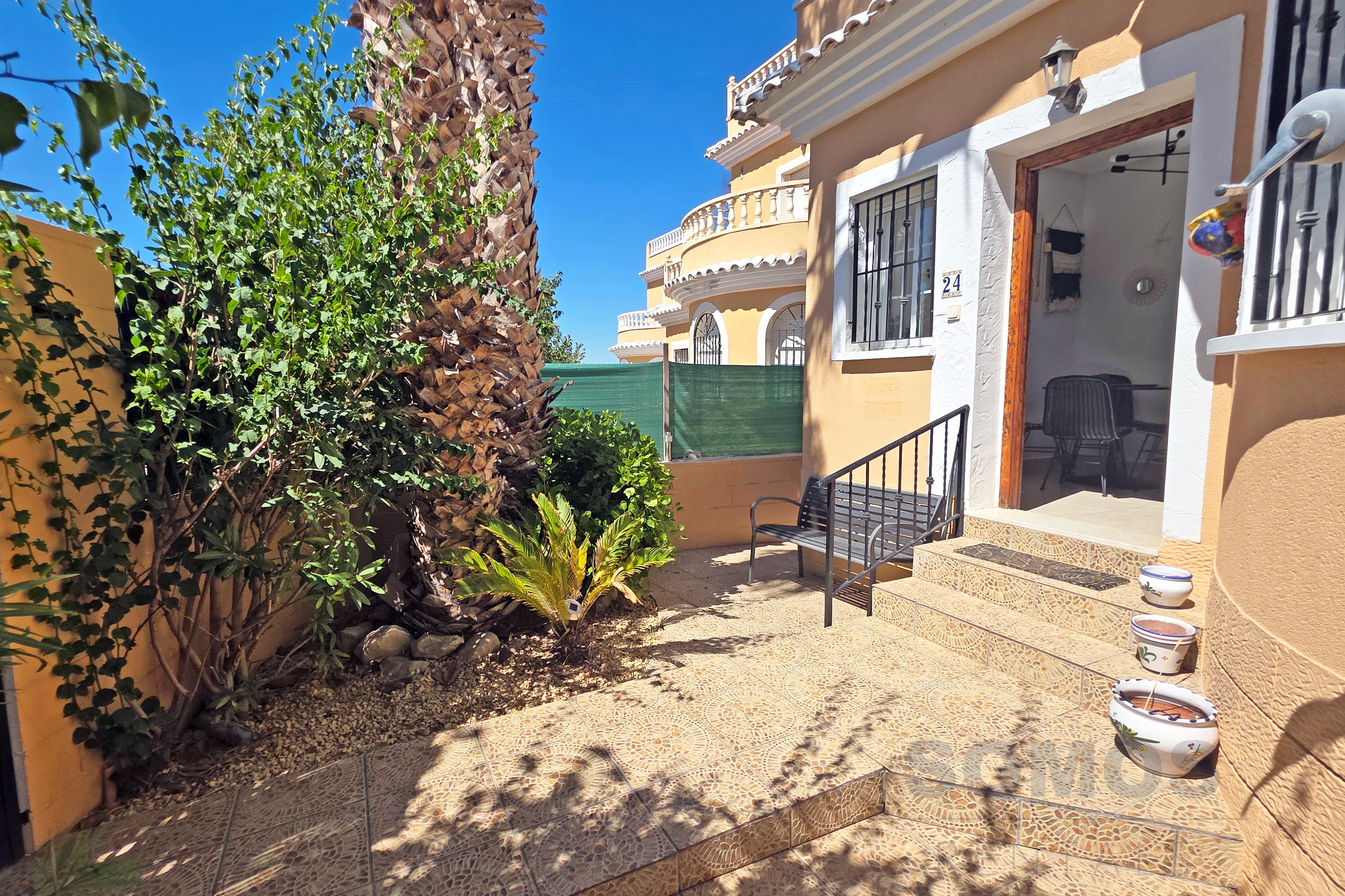 Jardín — Villa Dali, Urb La Marina