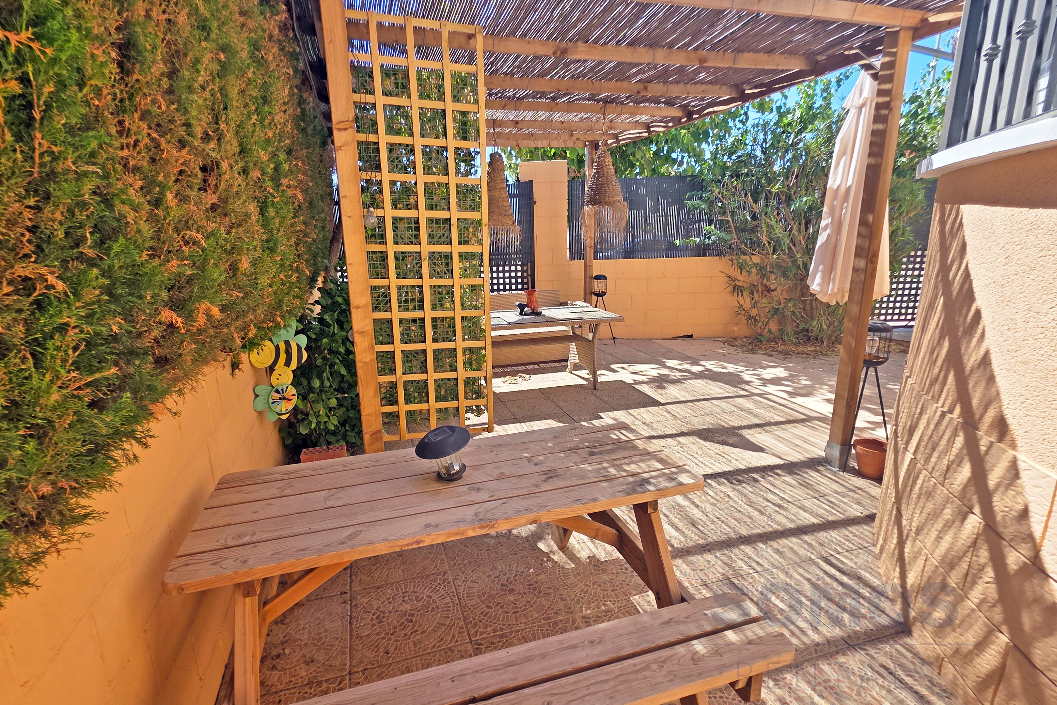 Jardín — Villa Dali, Urb La Marina