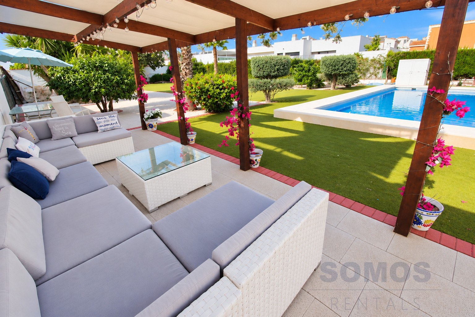Jardín — Villa Ricardo, Urb La Marina
