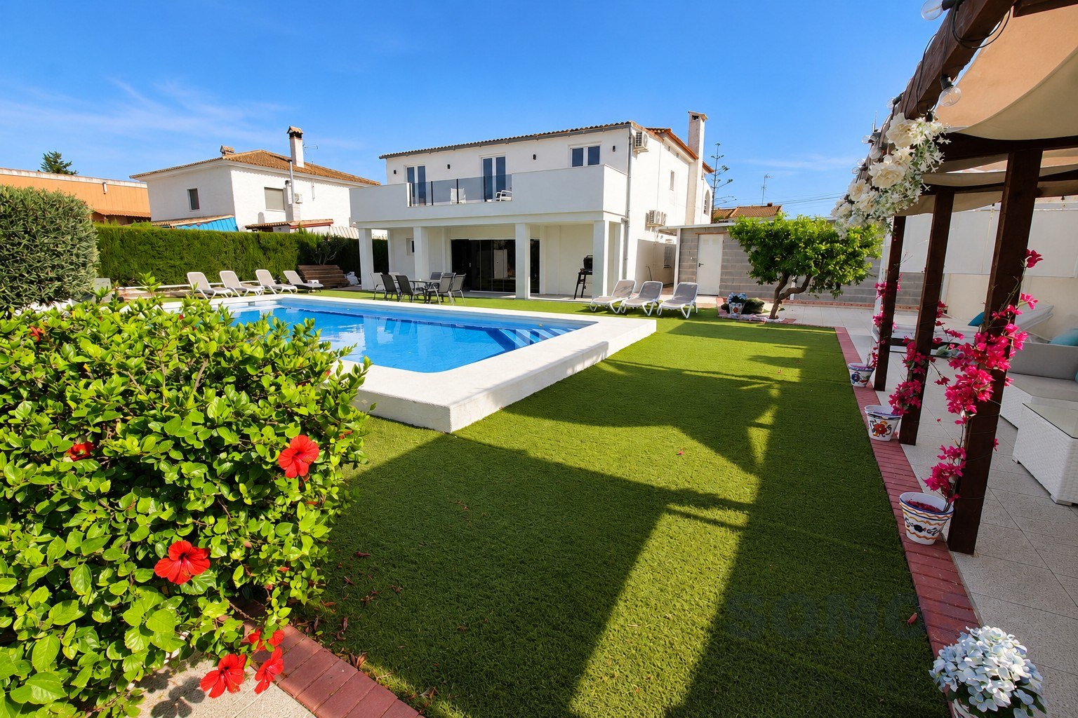Jardín — Villa Ricardo, Urb La Marina