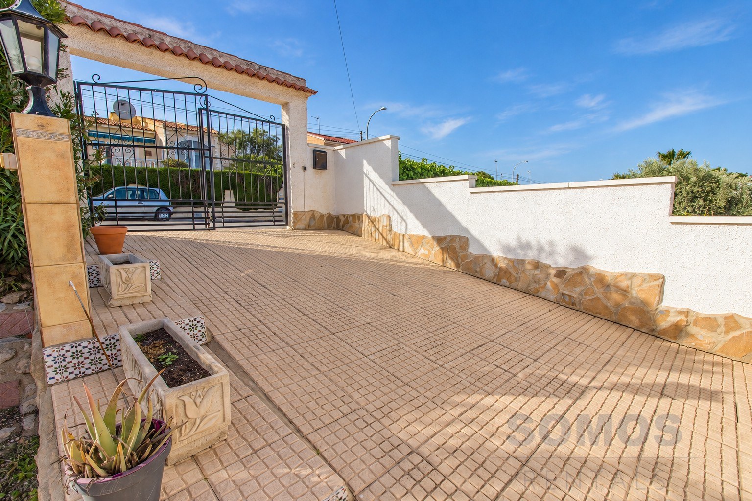 Einfahrt — Villa Yolanda, Urb La Marina