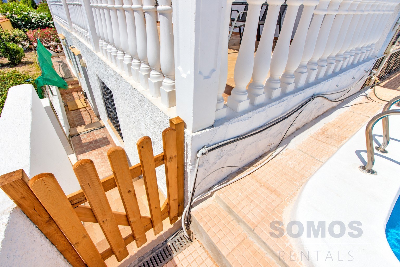 Gateway — Villa Elche, Urb La Marina