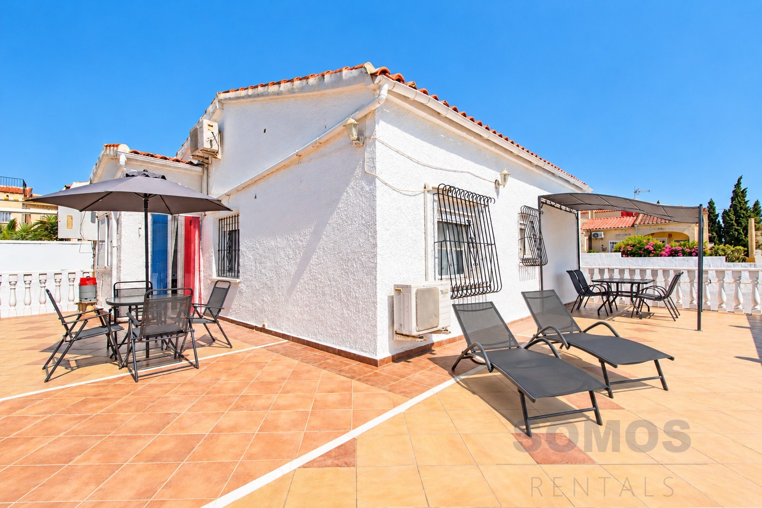 Sun terrace — Villa Elche, Urb La Marina