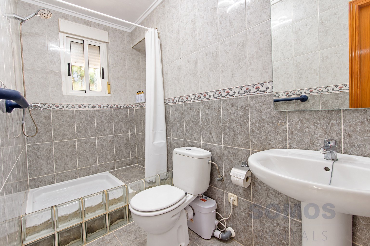 Bathroom 3 — Villa Elche, Urb La Marina
