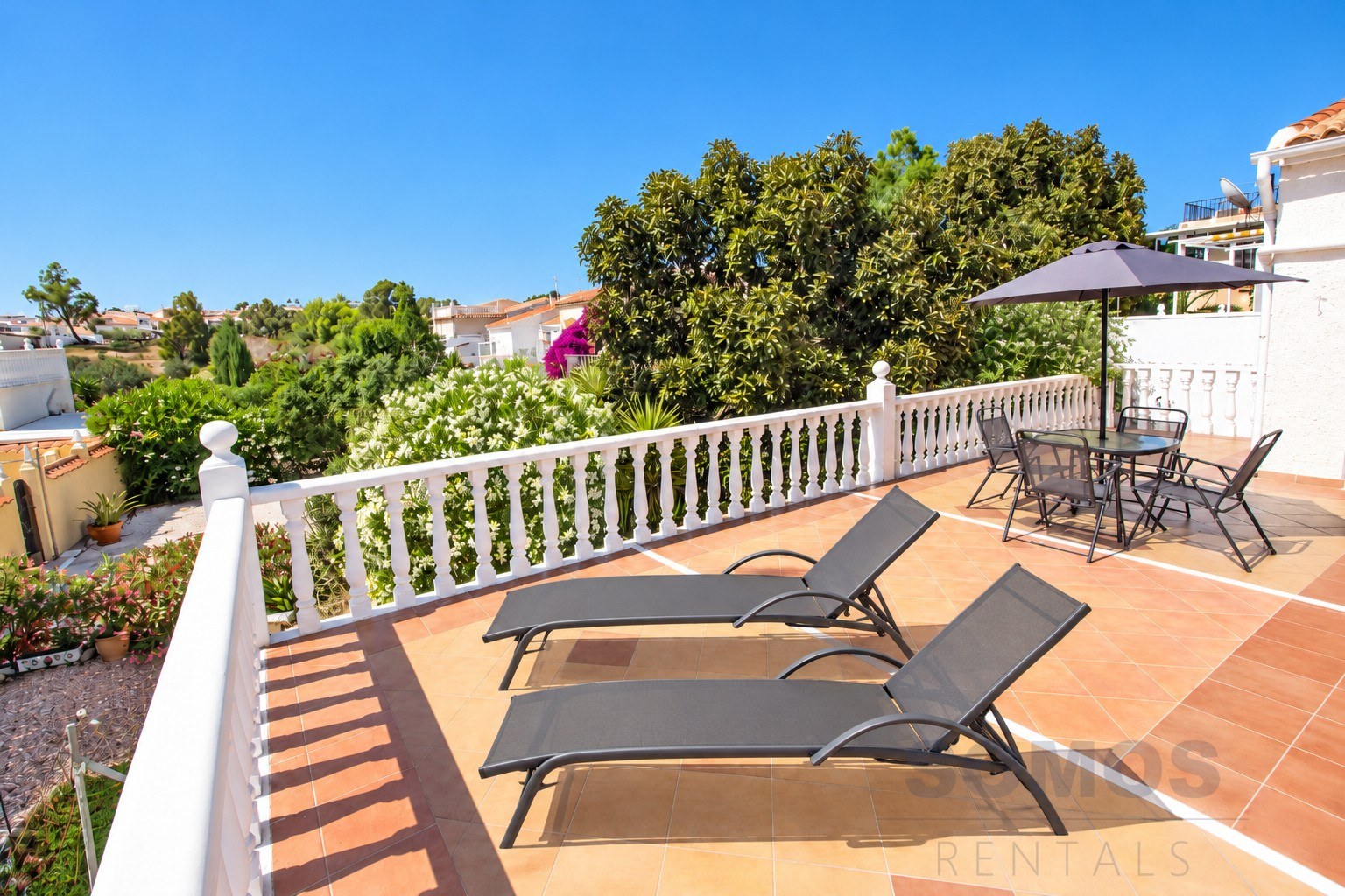Sun terrace — Villa Elche, Urb La Marina