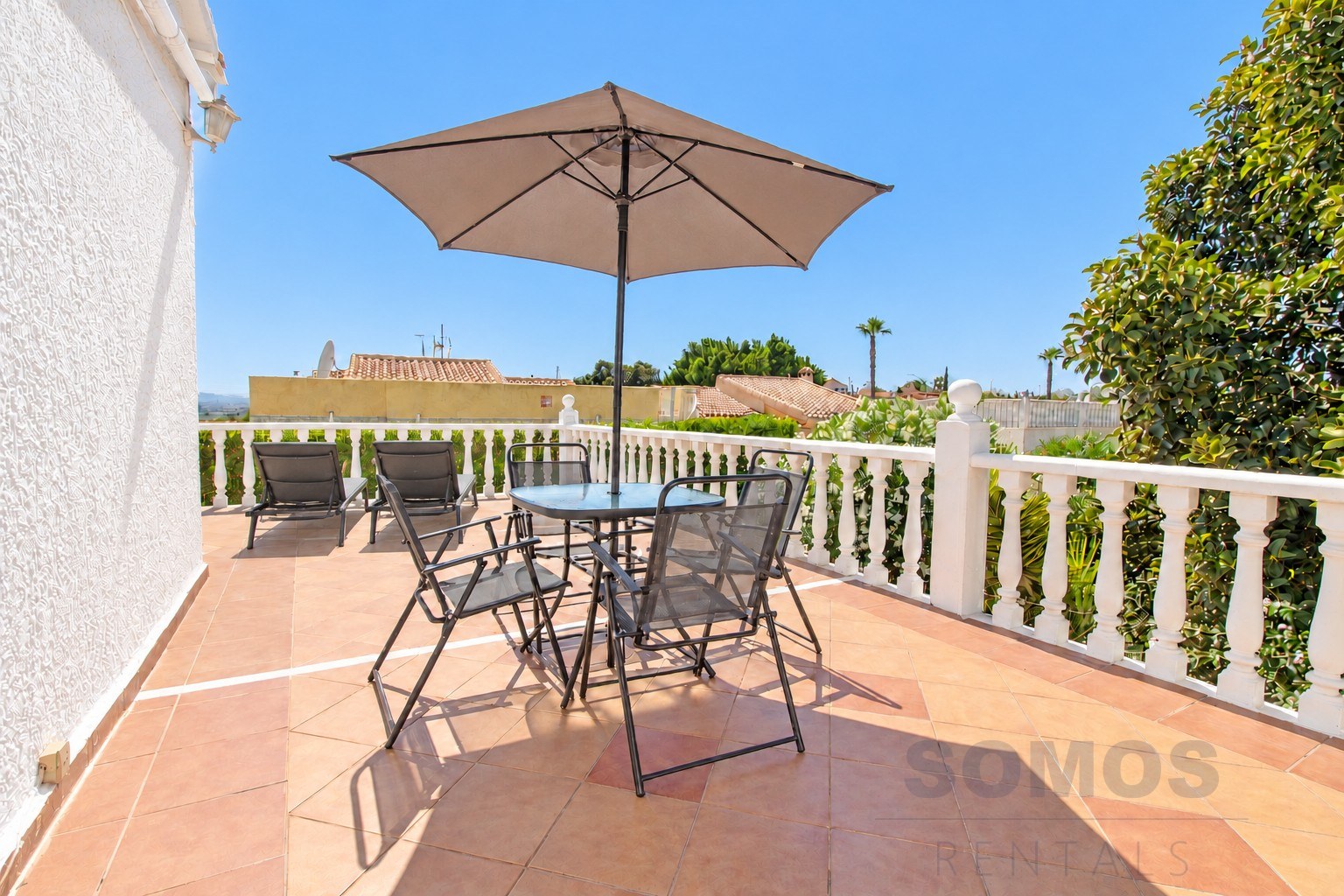 Sun terrace — Villa Elche, Urb La Marina