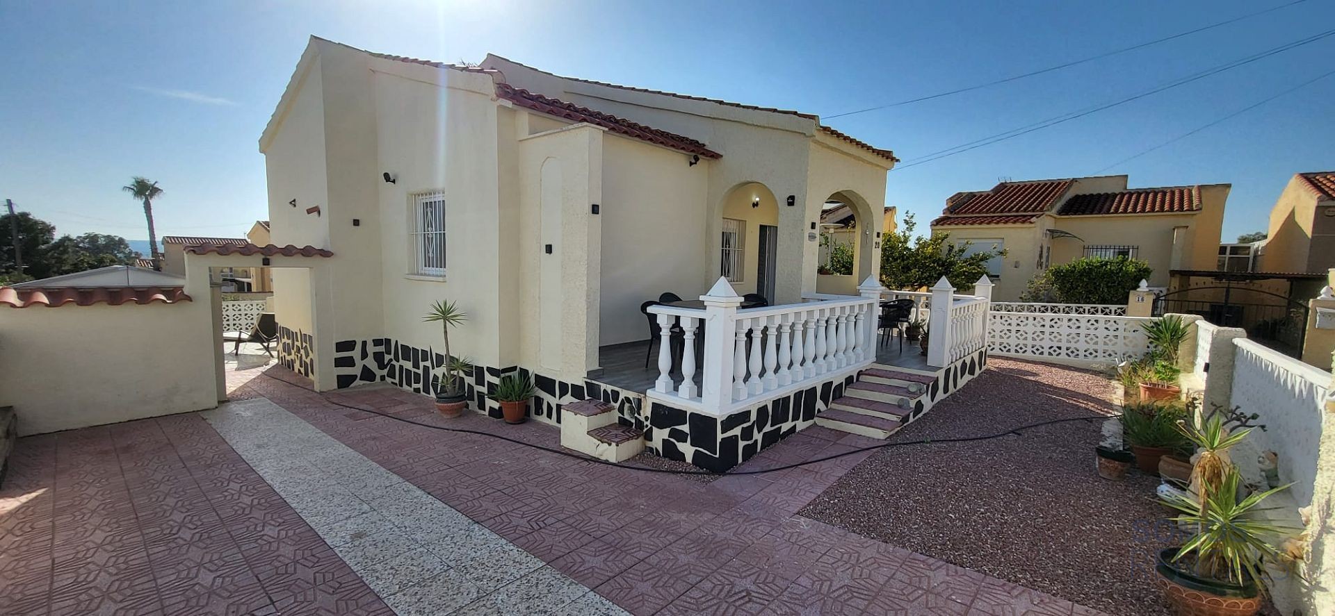 Villa Belgrado, Urb La Marina — foto 1