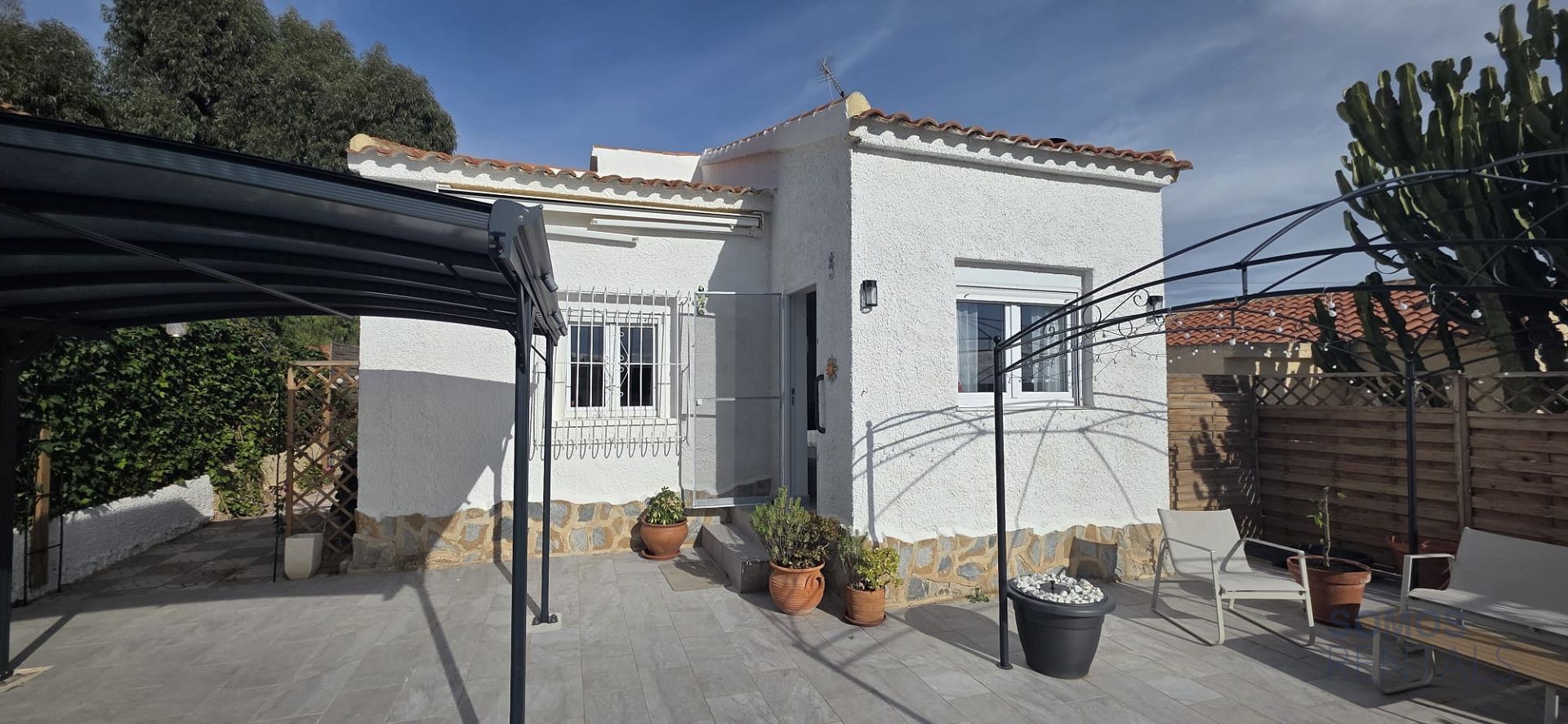 Casa Aragon, Urb La Marina — Foto 1